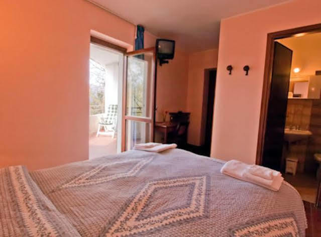 Hotel Rondanino Lanzo dʼIntelvi Exteriér fotografie